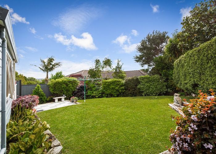  at 2/12 Ballini Rise, West Harbour, Auckland