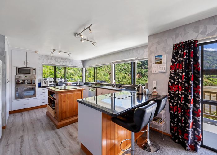  at 2389 Queen Charlotte Drive, Ngākuta Bay, Picton