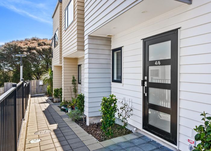  at 4/6 South Pacific Place, Henderson, Waitakere City, Auckland