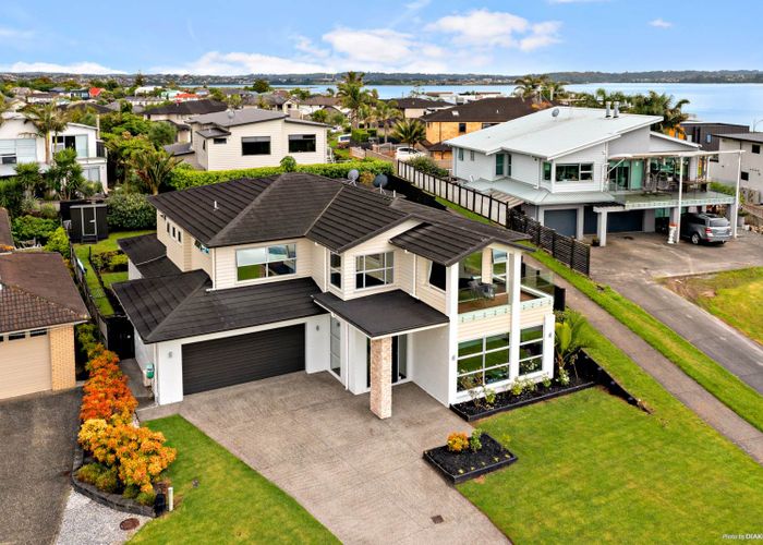  at 29 Karemoana Drive, Te Atatu Peninsula, Auckland