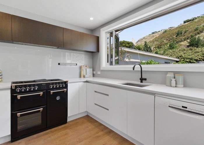  at 8 Whitfield Street, Sumner, Christchurch City, Canterbury