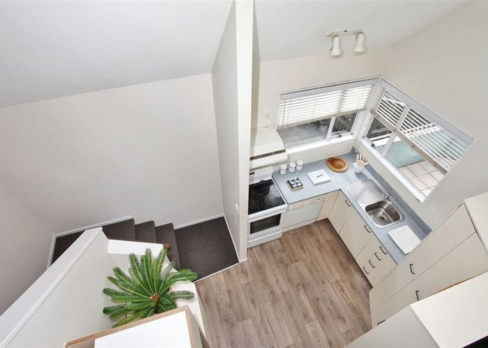  at 2/27 Maxwell Street, Riccarton, Christchurch City, Canterbury