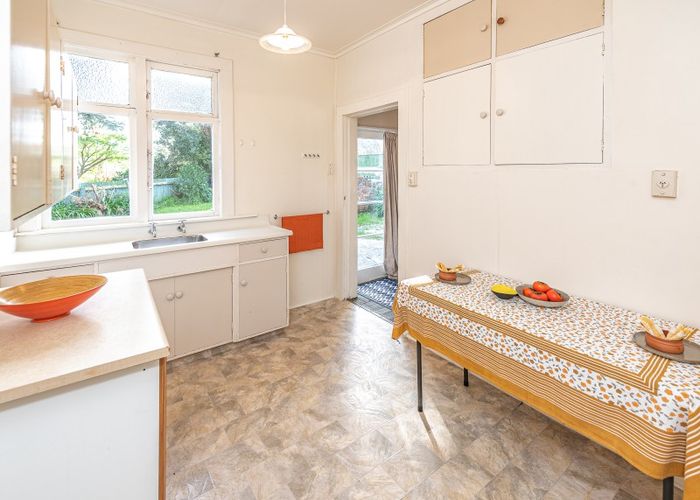  at 17 Hutchison Crescent, Durie Hill, Whanganui