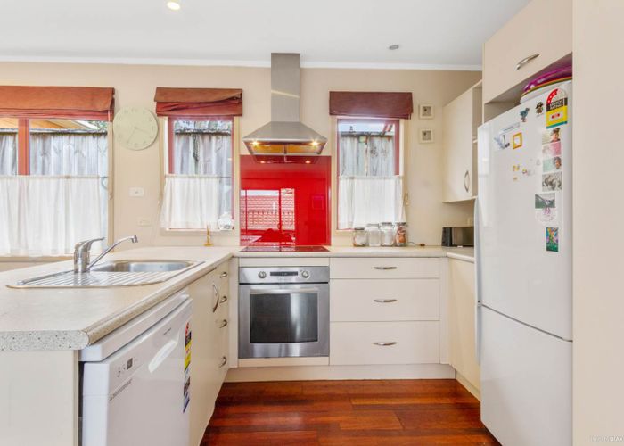  at 3/112 Solar Road, Glen Eden, Auckland