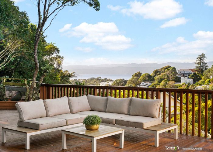  at 4 Raroa Crescent, Northland, Wellington