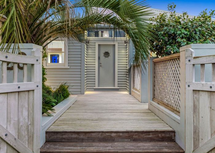  at 23 Laurence Street, Manly, Whangaparaoa