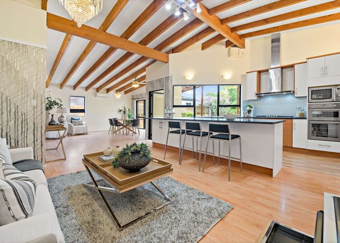  at 5 Mark Edward Drive, Half Moon Bay, Auckland