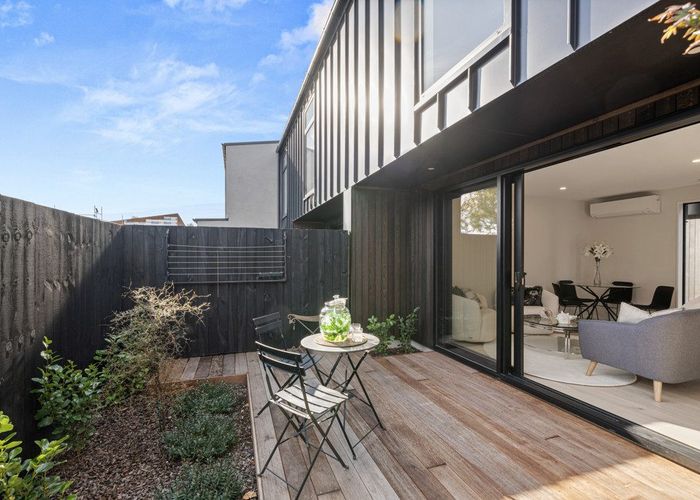  at 2/9 Innes Road, St. Albans, Christchurch City, Canterbury