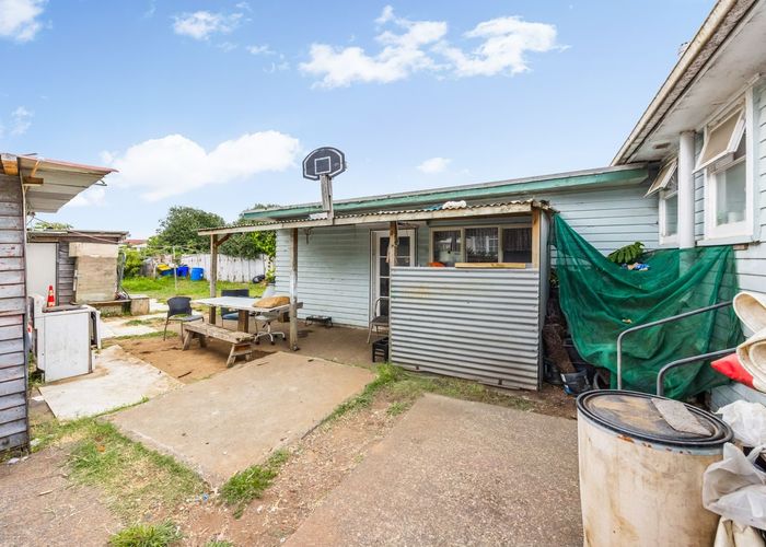  at 84 Vine Street, Mangere East, Manukau City, Auckland