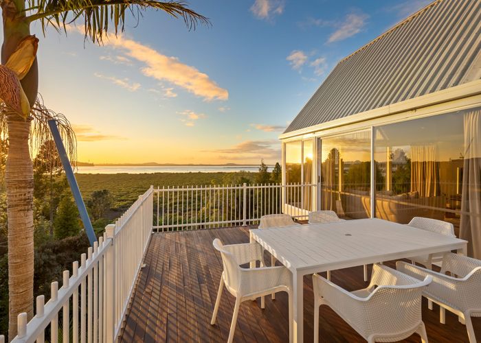  at 25 Oakpark Place, West Harbour, Waitakere City, Auckland