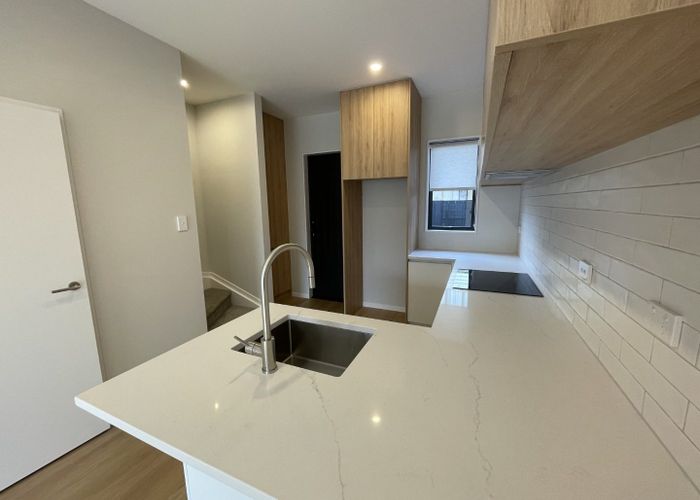  at 7/13 Thomas Road, Mangere, Manukau City, Auckland