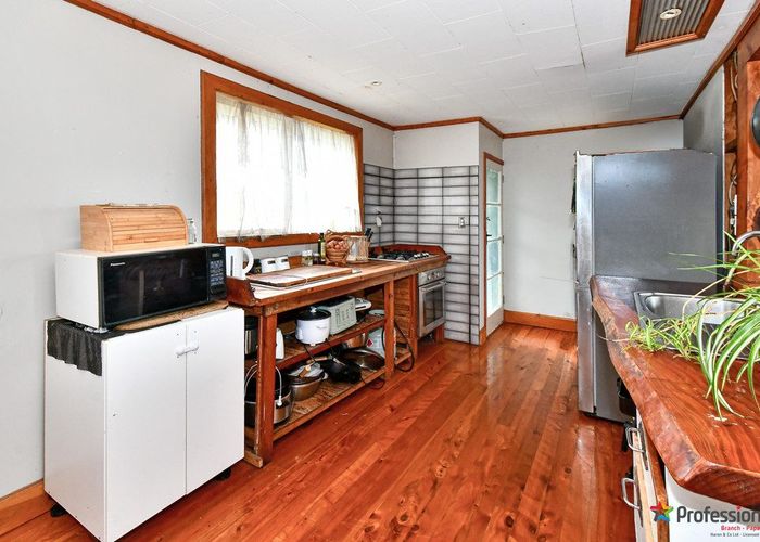  at 2 Serrano Place, Clover Park, Auckland