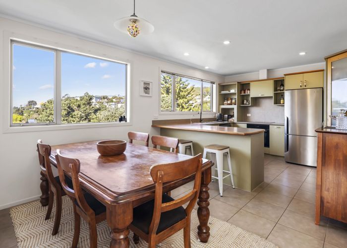  at 9 Maybury Way, Island Bay, Wellington