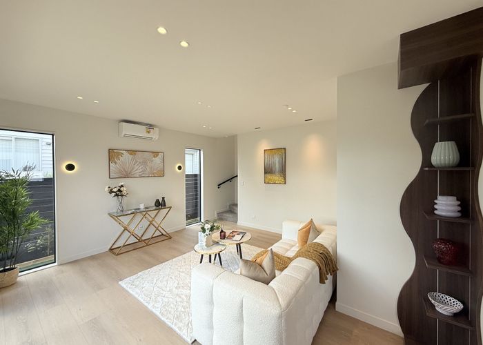  at 2/54 Boakes Road, Mount Wellington, Auckland City, Auckland