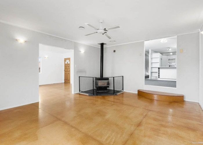  at 4 Wally Nola Place, Henderson, Waitakere City, Auckland