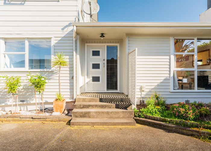  at 34 Deanwell Avenue, Deanwell, Hamilton