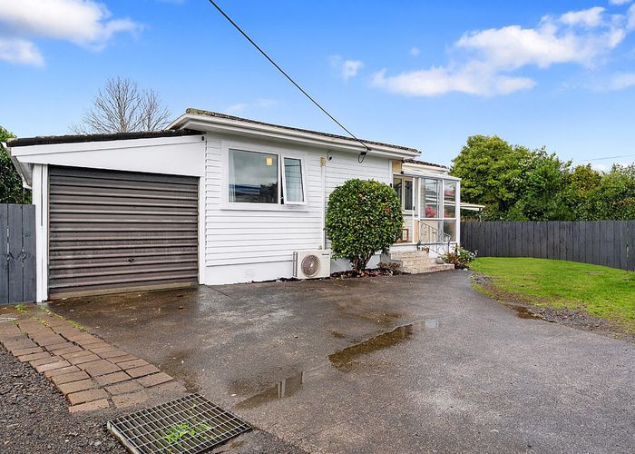  at 1/131 Swanson Road, Henderson, Waitakere City, Auckland