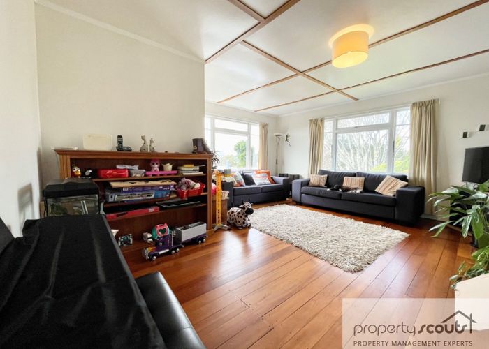  at 10 Moana Crescent, Blagdon, New Plymouth