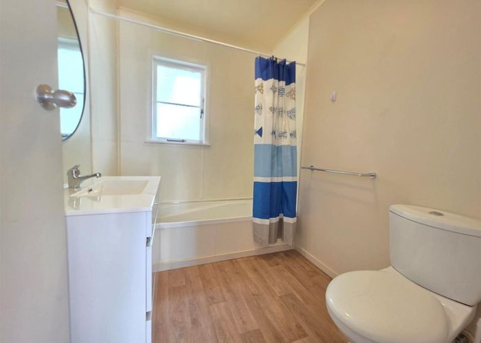  at 86 Titirangi Road, New Lynn, Waitakere City, Auckland