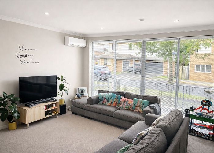  at 19 Manchester Drive, Flat Bush, Manukau City, Auckland
