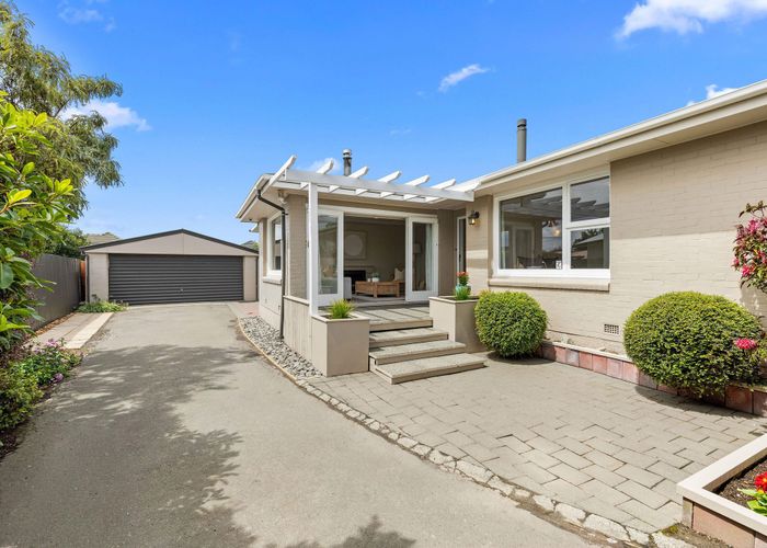  at 8 Chedworth Avenue, Bishopdale, Christchurch City, Canterbury