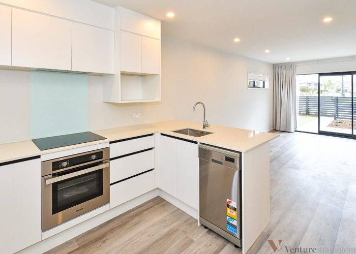  at 2/137 Hall Ave, Mangere, Manukau City, Auckland