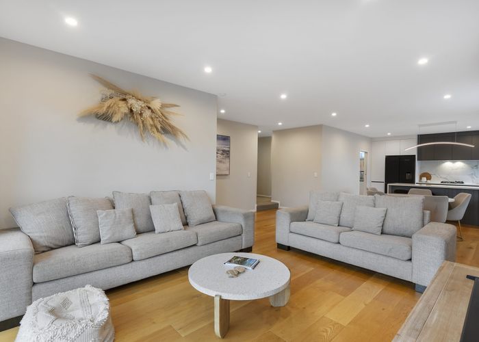  at 8A Jeff Place, Howick, Manukau City, Auckland