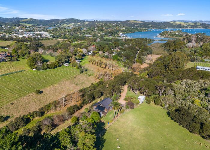  at 115 Wilma Road, Surfdale, Waiheke Island, Auckland