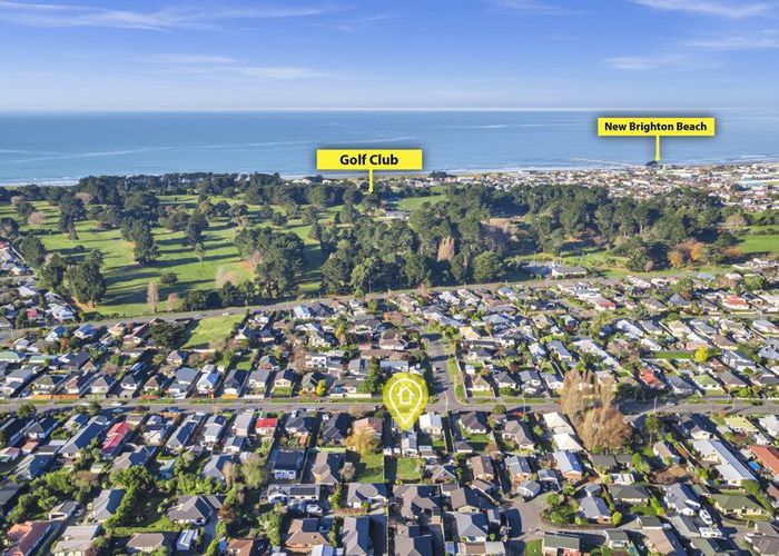  at 72 Baker Street, New Brighton, Christchurch City, Canterbury