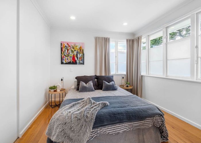  at 52 Anderson Avenue, Point England, Auckland City, Auckland