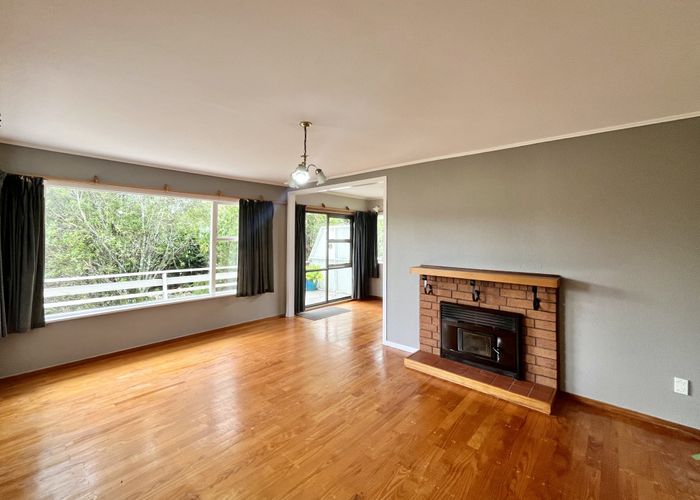  at 11 La Rosa Street, Green Bay, Waitakere City, Auckland