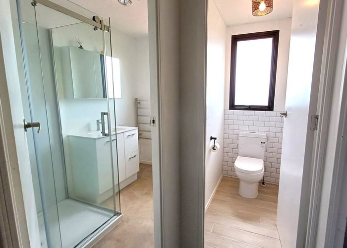  at 16 Maywood Crescent, Glen Eden, Waitakere City, Auckland