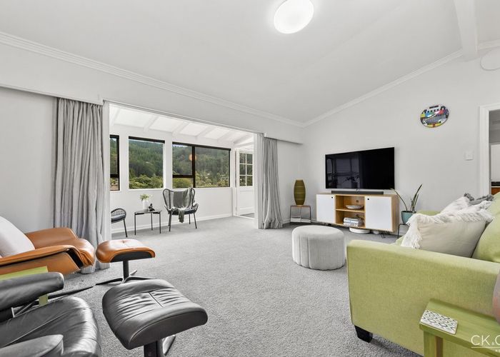  at 32 Forest Road, Pinehaven, Upper Hutt, Wellington