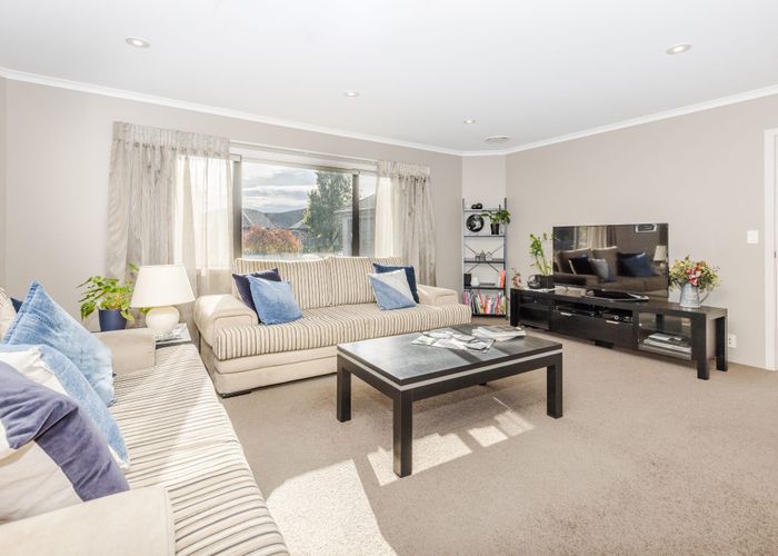  at 26 Darjon Drive, Huntington, Hamilton