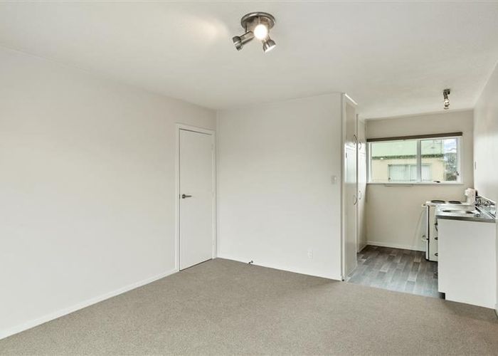  at 3/93 Racecourse Road, Sockburn, Christchurch