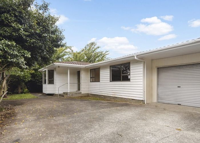  at 2/14 Nathan Street, Tawa, Wellington