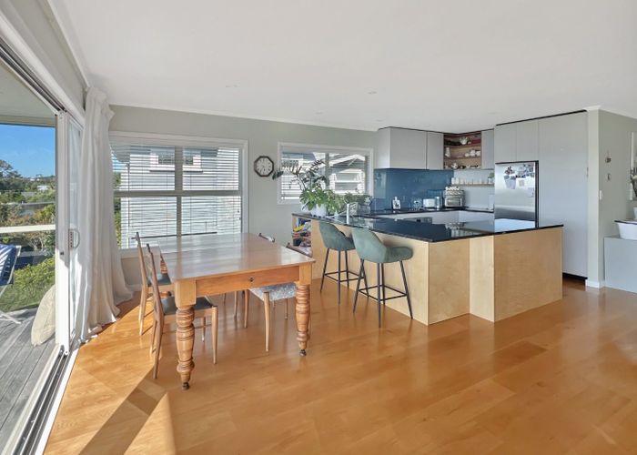  at 41 Beresford Street, Bayswater, North Shore City, Auckland