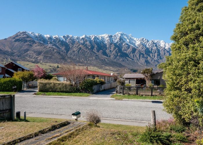  at 35 Remarkables Crescent, Frankton, Queenstown-Lakes, Otago