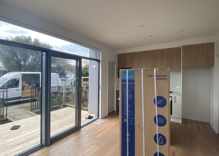  at 14/2 Moor Avenue, Te Atatu Peninsula, Waitakere City, Auckland