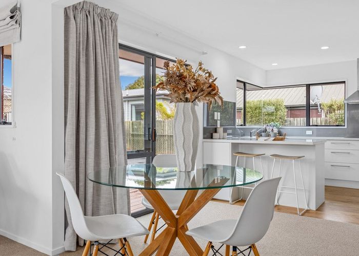  at 2/14 Farquhars Road, Redwood, Christchurch City, Canterbury