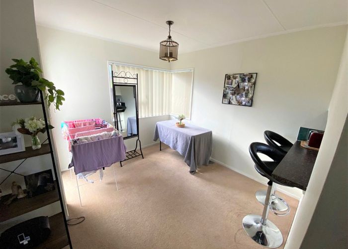  at 5 Buisson Glade, West Harbour, Waitakere City, Auckland