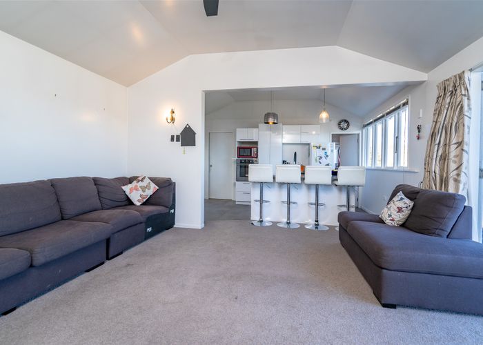  at 21 Castle Street, Waihola, Milton