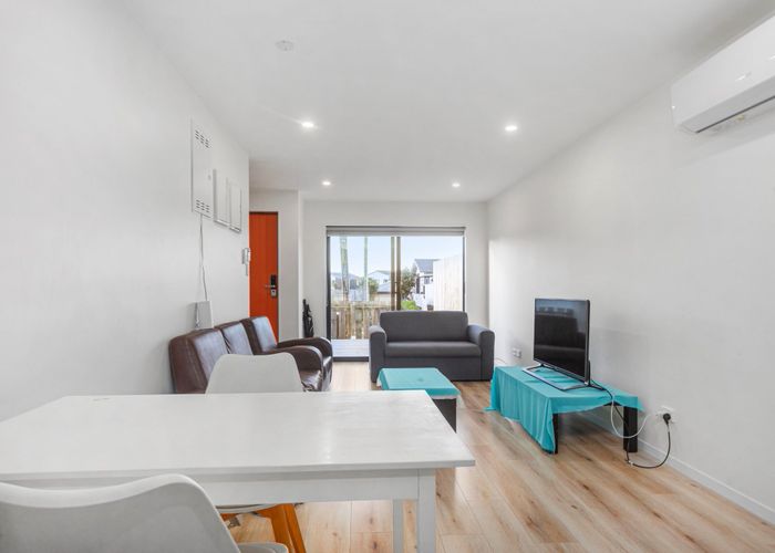  at 4/10 Rimu Street, New Lynn, Waitakere City, Auckland