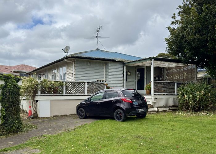  at 42 Bowater Place, Manurewa, Manukau City, Auckland