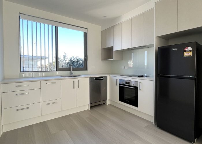  at 5/2 Moor Ave, Te Atatu Peninsula, Waitakere City, Auckland