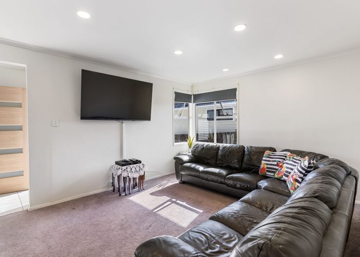  at 15 Fisher Crescent, Otara, Auckland