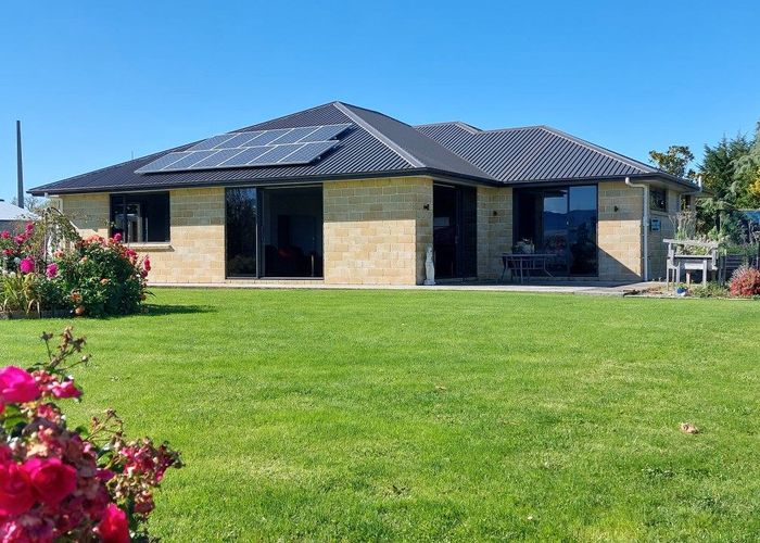  at 200 Paterson Road, Waimumu