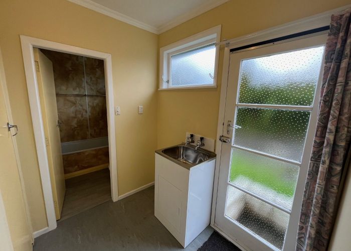  at 5a Ranelagh Terrace, Karori, Wellington, Wellington