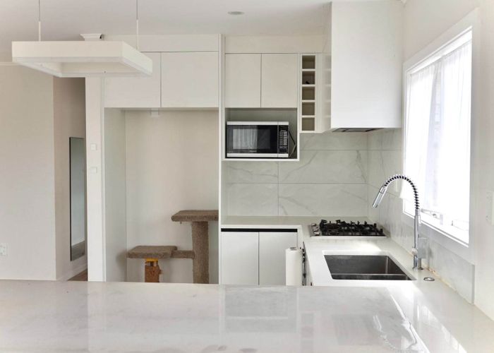  at 27 Marina Road, Torbay, Auckland