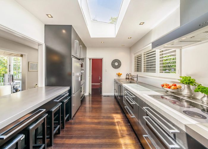  at 9 Chatsworth Road, Silverstream, Upper Hutt, Wellington